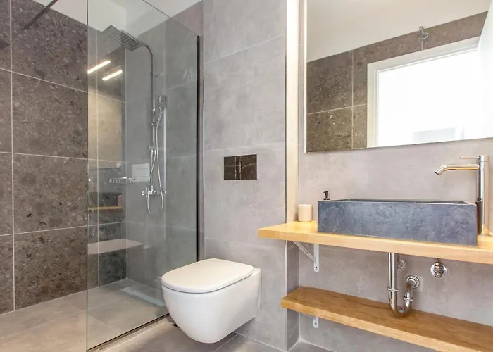 Naya * Geni (Lefkada)