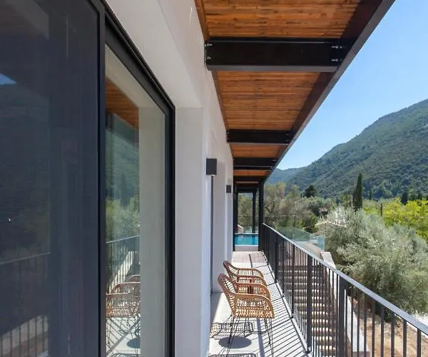 Naya * Geni (Lefkada)